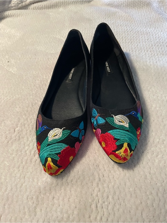 Nine West Shoes - Nine West Black Pointed-Toe Flats with Multicolor Floral Embroidery